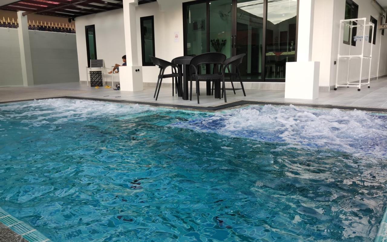 Private Pool Villa With Jacuzzi At Royal Park Village - Walk To The Beach - 6 People - Max 3 Males (Adults Only) Jomtien Exterior foto