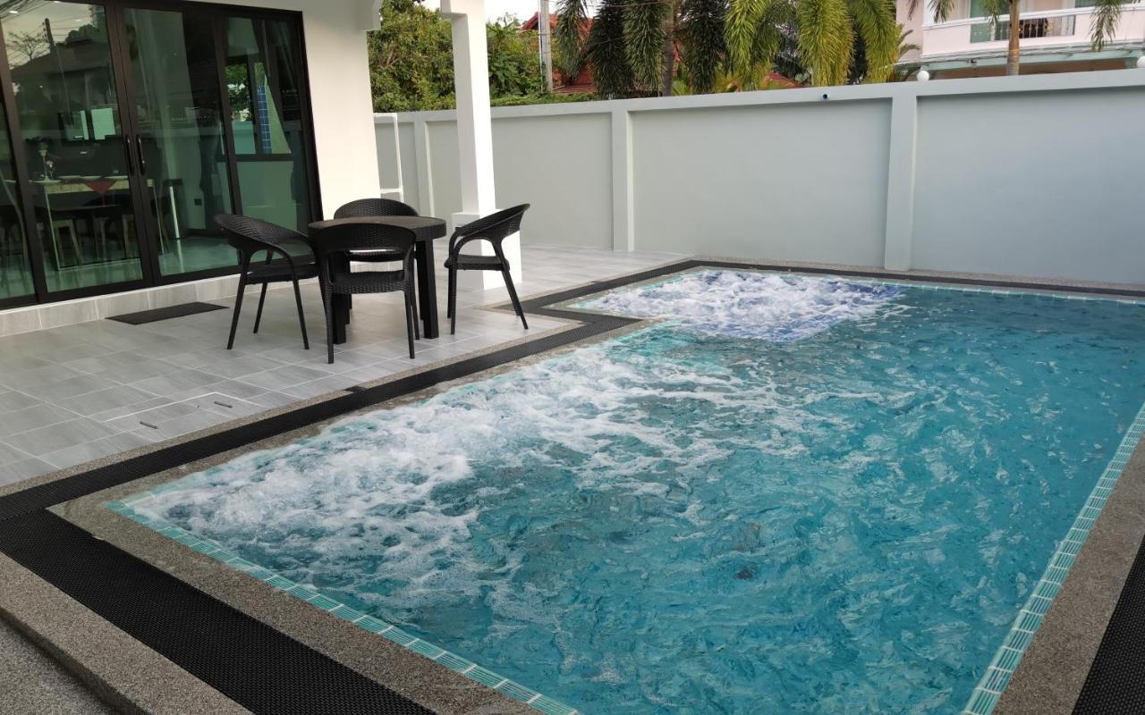 Private Pool Villa With Jacuzzi At Royal Park Village - Walk To The Beach - 6 People - Max 3 Males (Adults Only) Jomtien Exterior foto